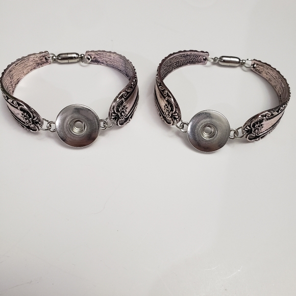 💥5 for $25💥 2 New Snap Bracelets - Picture 7 of 7